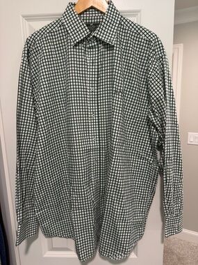 Southern Point Men's Green and White Checked Button-Down Shirt